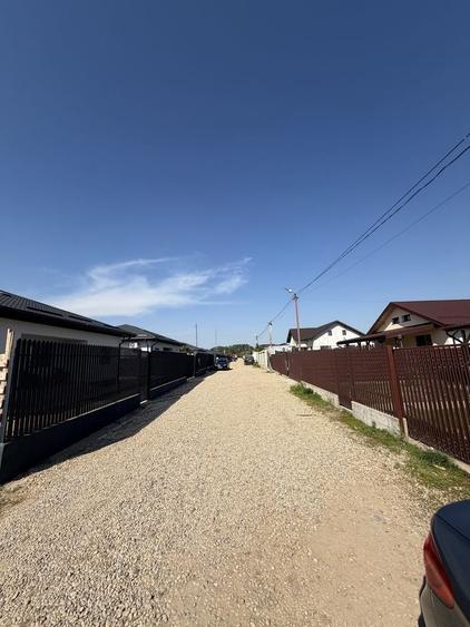 Casă cu 4 camere cu Teren 500 Mp în Joița