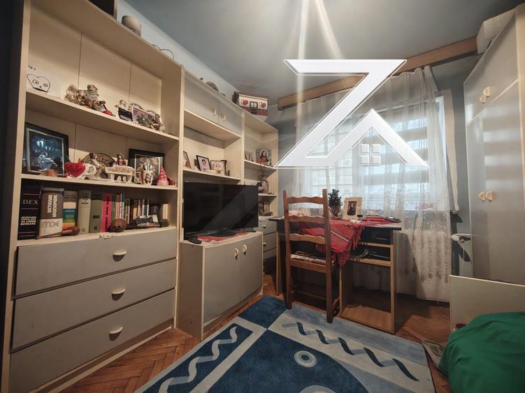 Apartament cu 3 camere decomandat, mobilat în Craiovița Nouă