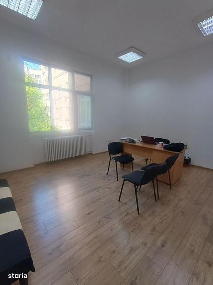 Universitate Cladire de Birouri 10 Euro/mp - 10