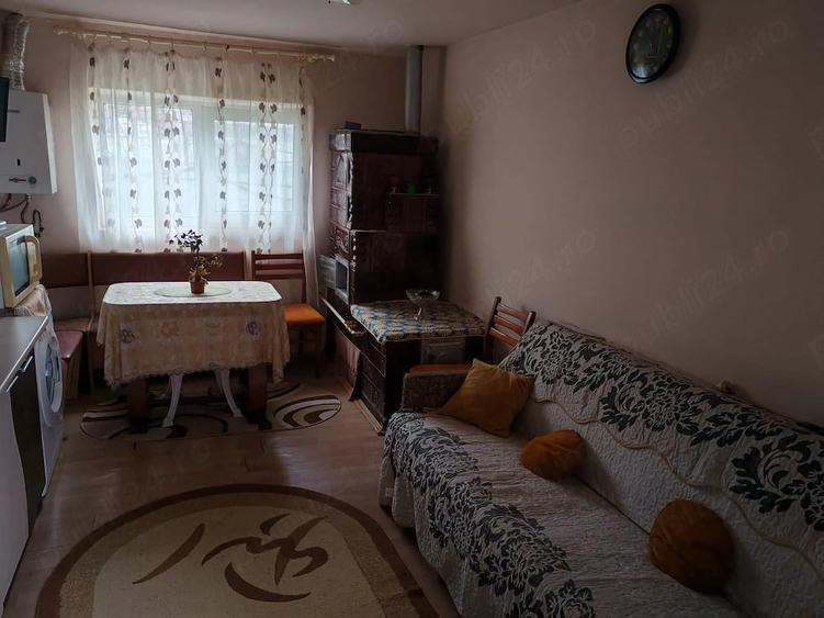 Casă cu 2 camere cu Teren 2600 Mp în Central