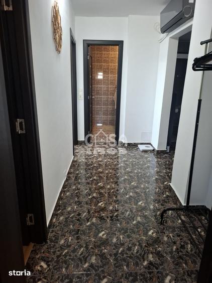 Apartament cu 3 camere în Micro 2