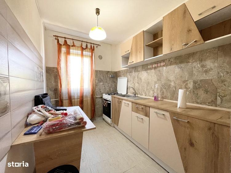 Garsonieră decomandată în Girocului