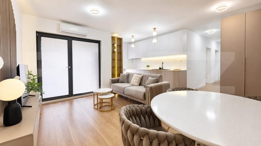Apartament cu 3 camere semidecomandat, mobilat în Calea Moldovei