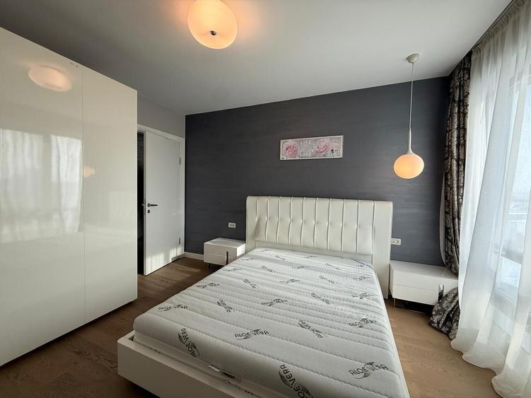 Apartament cu 3 camere semidecomandat, mobilat în Apărătorii Patriei