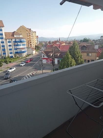 Apartament cu 2 camere decomandat în Exterior Vest
