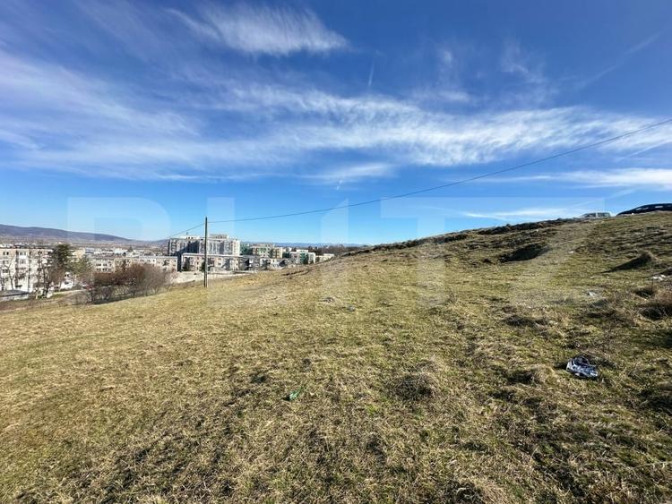 Teren agricol extravilan de 1830 mp, în Micro 15