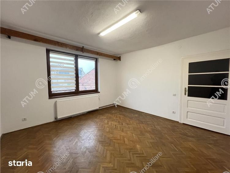 Casă cu 3 camere cu Teren 242 Mp în Calea Dumbrăvii