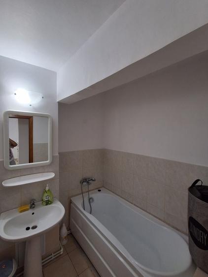Garsonieră decomandată în Zahana
