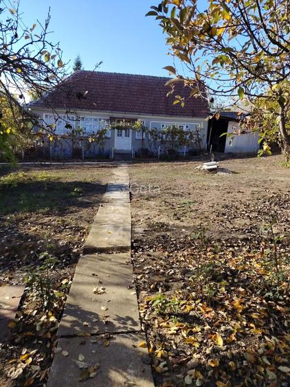 Vand casa la 40 km de Oradea