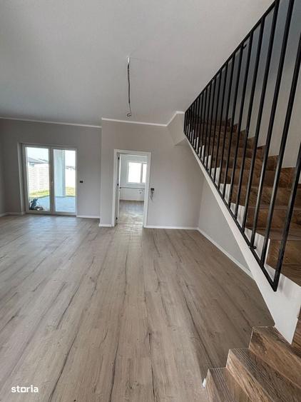 Apartament cu 4 camere în Moșnița Veche