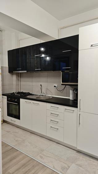 Apartament cu 2 camere decomandat în Hala Centrală
