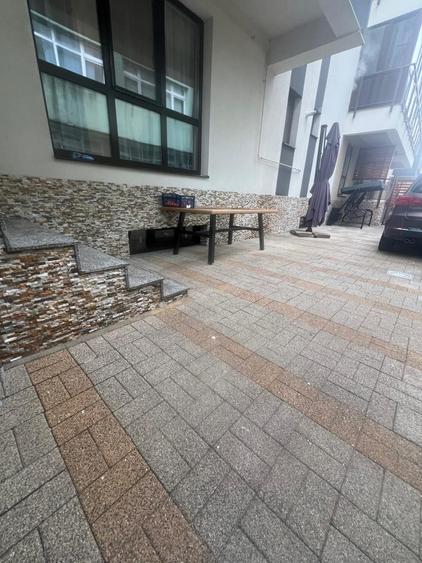 Apartament cu 3 camere semidecomandat în Chitila