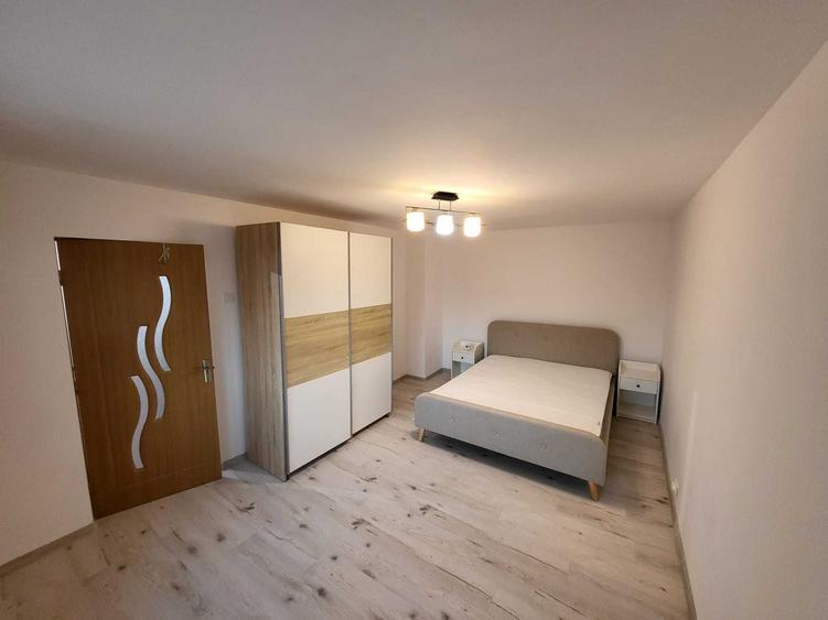 Apartament cu 2 camere decomandat în Poiana
