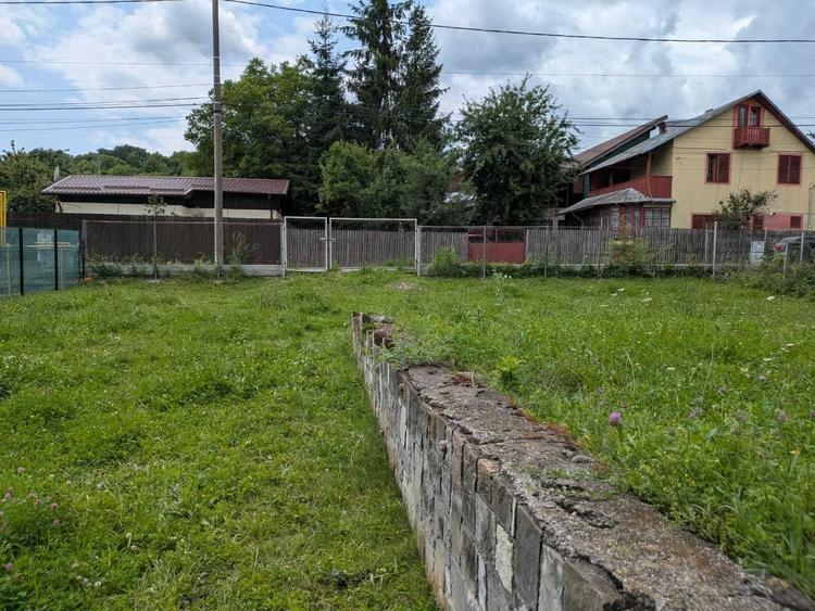 Teren de 1436 mp, în Breaza de Sus