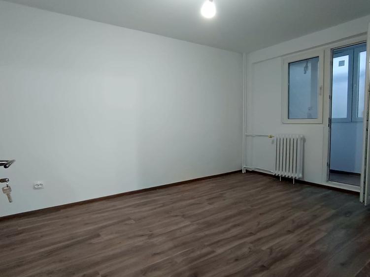 Apartament cu 2 camere decomandat în Teiul Doamnei