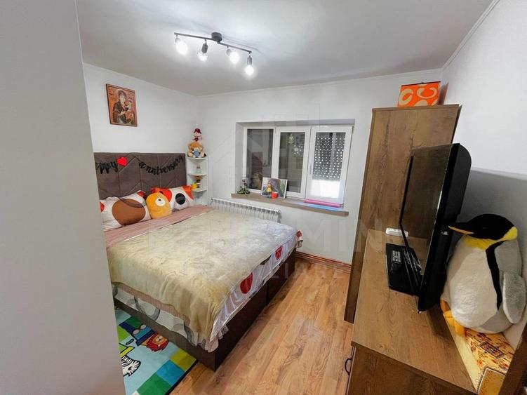 Apartament cu 2 camere decomandat în Craiovița Nouă