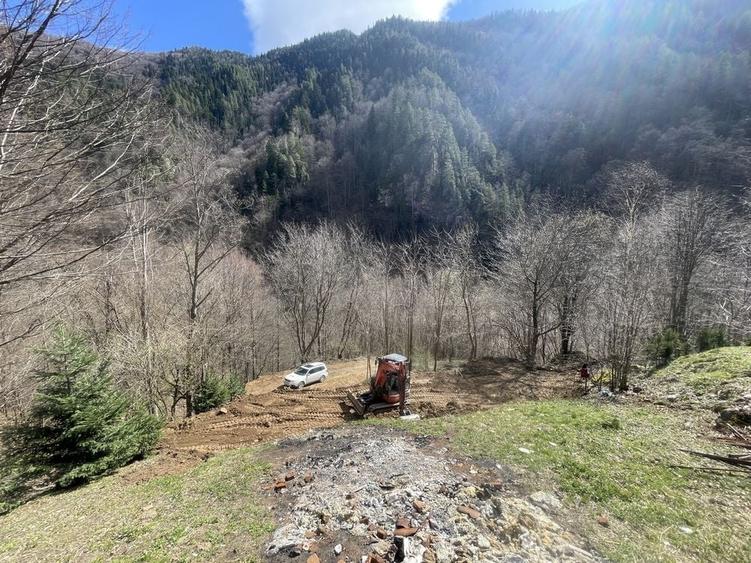 Teren de 832 mp, în Jidoștina