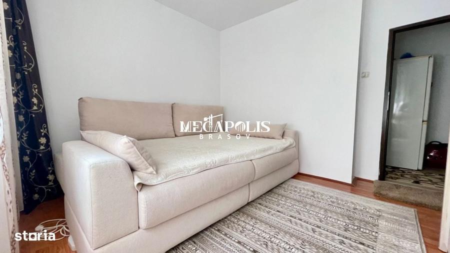 Apartament cu 3 camere decomandat în Răcădău