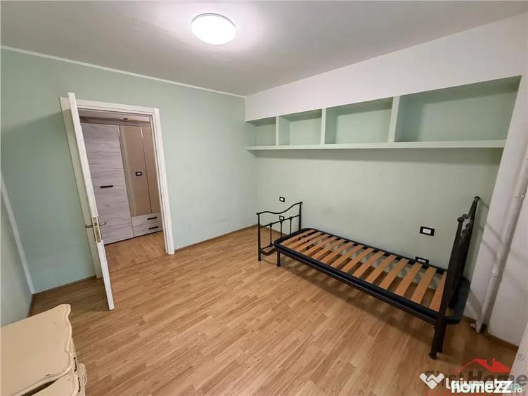 Apartament cu 4 camere decomandat în Central