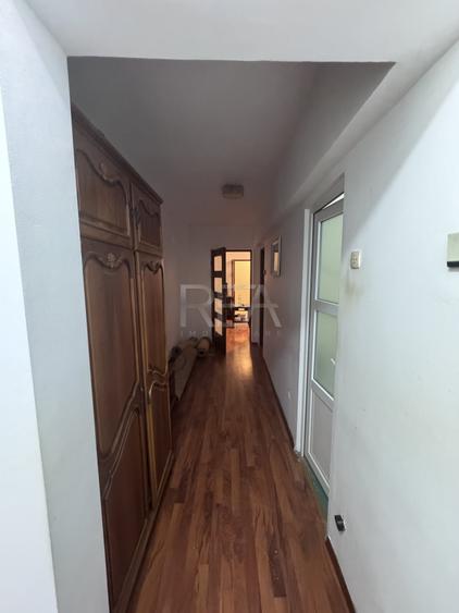 Apartament cu 4 camere decomandat în Titan