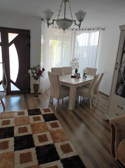 Casă cu 1 camere cu Teren 1500 Mp în Central