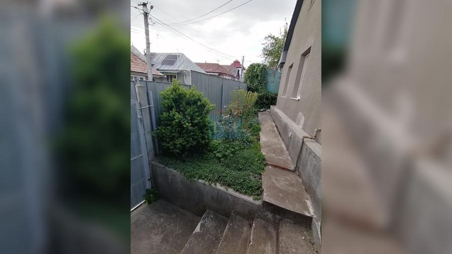 Casă cu 2 camere cu Teren 389 Mp în Central