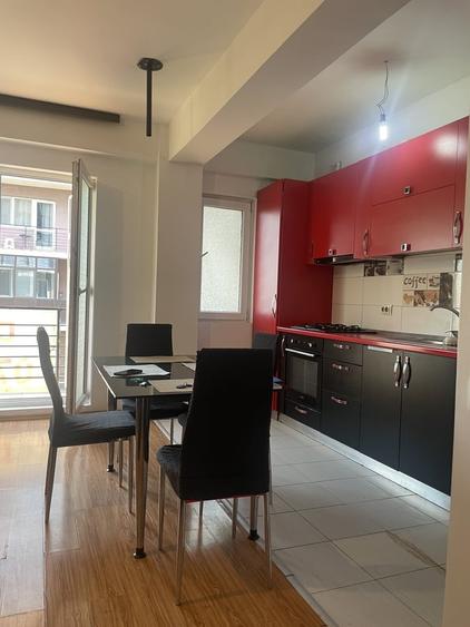 Apartament cu 3 camere decomandat în Fundeni