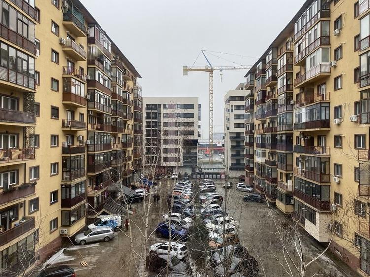 Garsonieră decomandată în Roșu