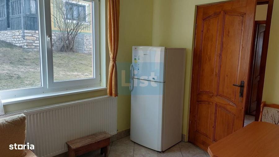 Casă cu 3 camere în Mărgău