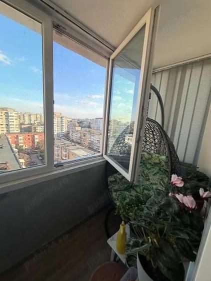 Apartament cu 2 camere semidecomandat în Craiovița Nouă