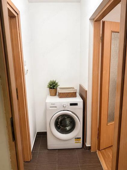 Apartament cu 2 camere semidecomandat în Girocului