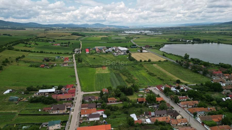 Teren Construcții intravilan de 1150 mp, în Rotbav