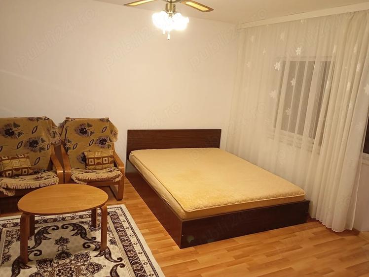 Garsonieră decomandată în Central
