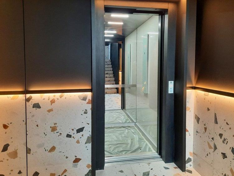 Apartament cu 3 camere decomandat în Delfinariu