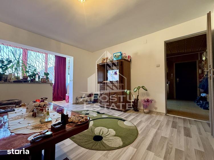 Apartament cu 3 camere decomandat în Lunei