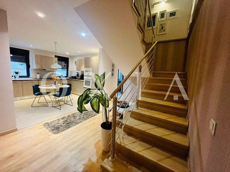 Duplex cu 5 camere cu Canalizare în Dumbrăvița