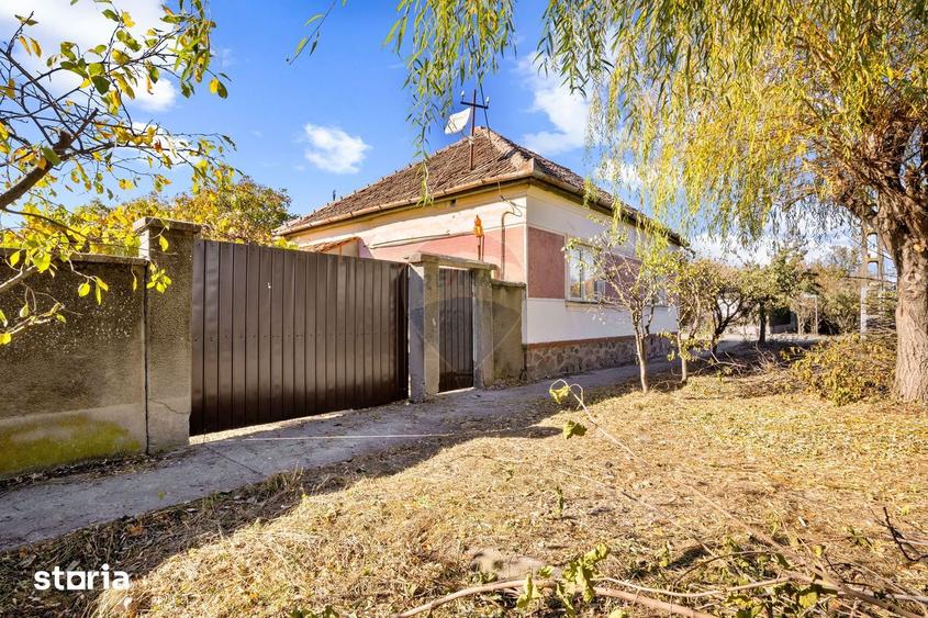 Casă cu 2 camere cu Teren 476 Mp în Șofronea