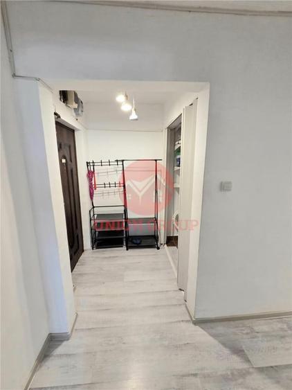 Apartament 2 Camere, Decomandat, Inel 2 - 18