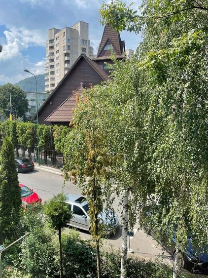 Apartament cu 2 camere decomandat, mobilat în Central