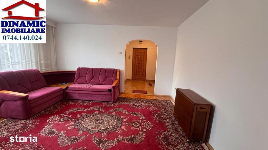 Apartament cu 3 camere semidecomandat în Nord