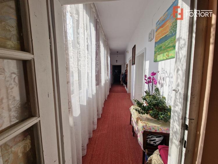 Casă individuală cu 4 camere cu Canalizare în Central