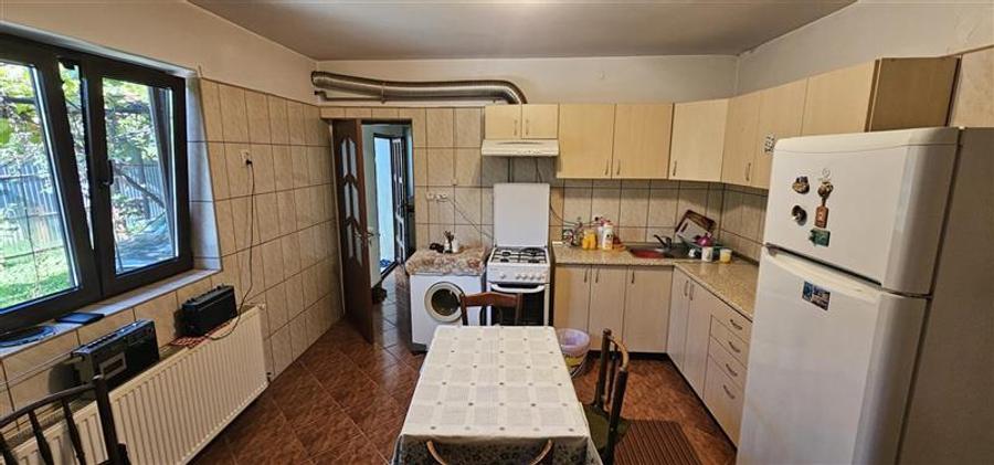 Casă individuală cu 4 camere cu Canalizare în 23 August (Cațelul)