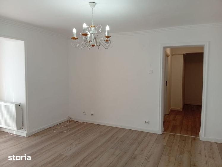 Apartament cu 3 camere semidecomandat în Central