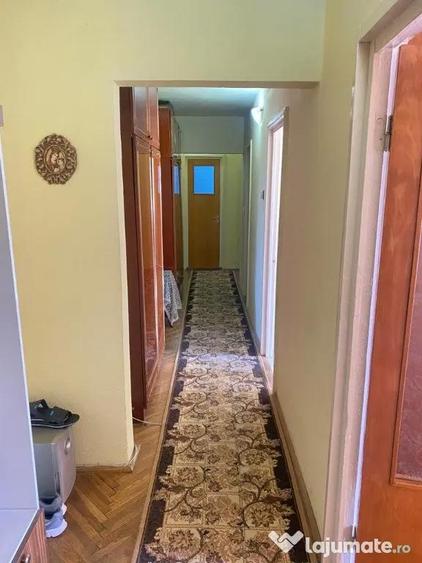 Apartament cu 4 camere decomandat în Miorița