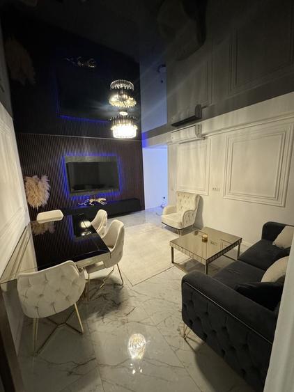 Apartament cu 3 camere decomandat în Palazu Mare