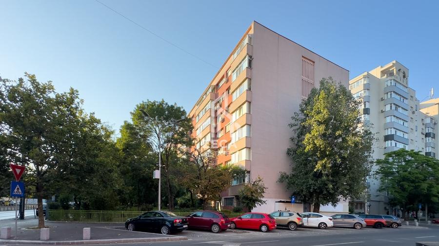 Apartament cu 2 camere decomandat în Eroii Revoluției