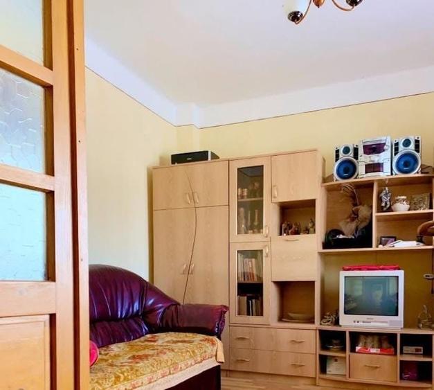 Casă cu 4 camere cu Teren 2417 Mp în Central