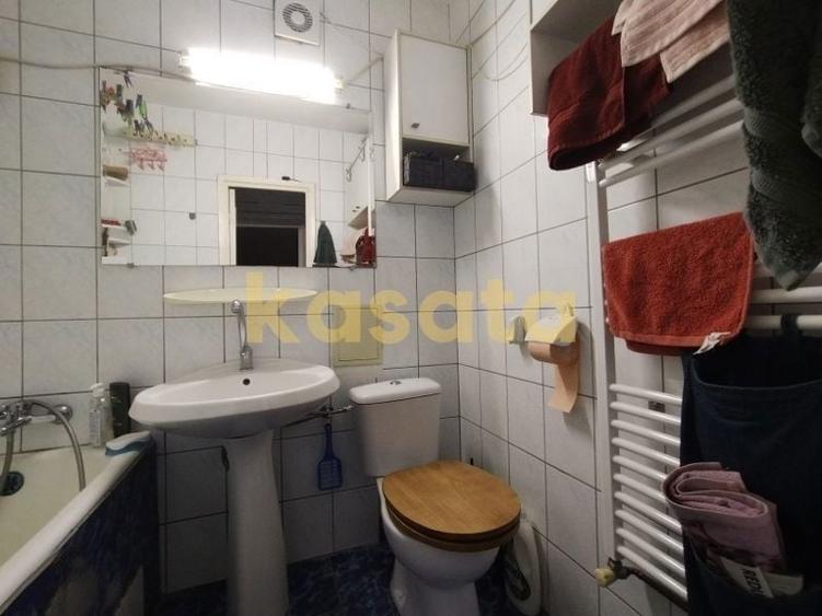 Apartament cu 3 camere semidecomandat în Ozana