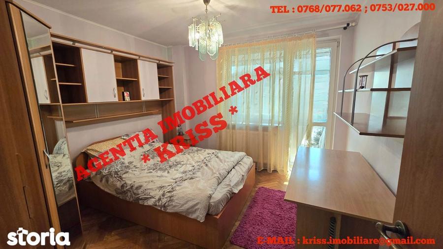 Apartament cu 3 camere decomandat în Central