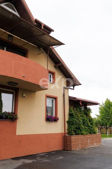 Casă individuală cu 6 camere cu Canalizare în Bascov